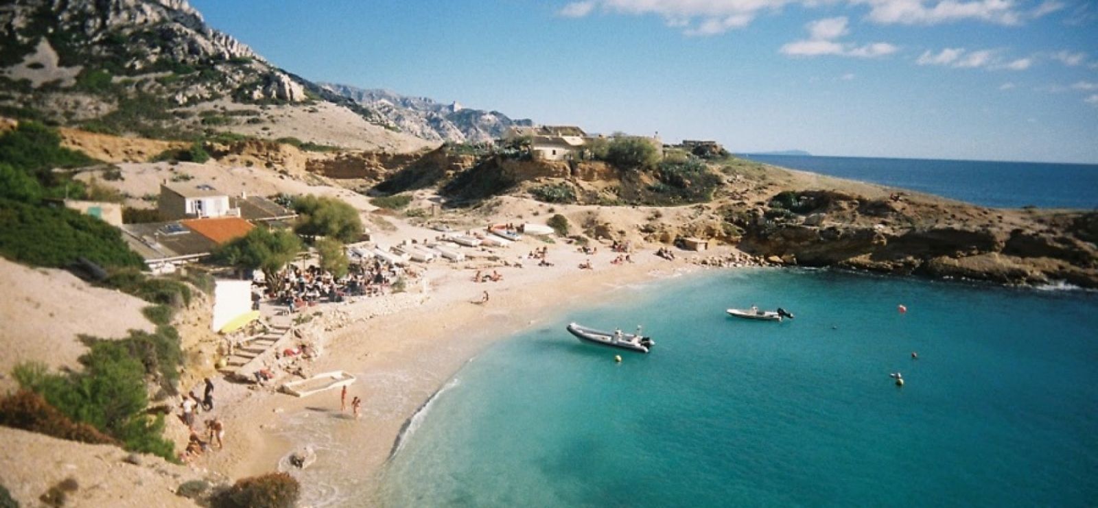 vé máy bay đi Marseille khứ hồi