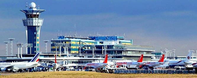 Vé máy bay đi Sân bay quốc tế Orly thuộc nam thành phố Paris của Pháp