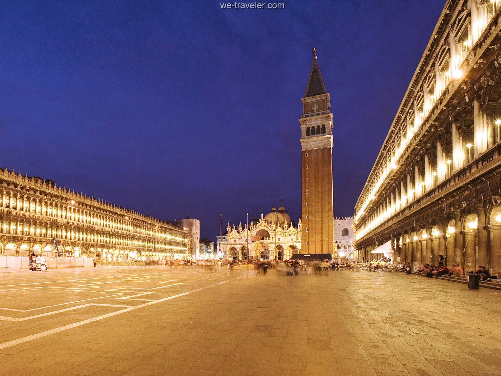 vé máy bay đi Venice giá rẻ