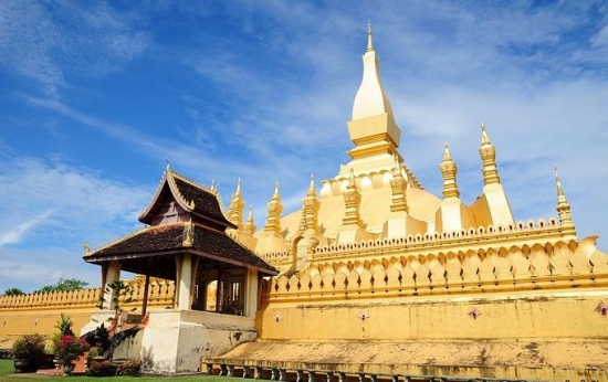 Đặt mua vé máy bay đi Lào ở TP.HCM