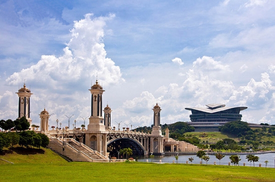 Đại lý bán vé máy bay đi Malaysia tại Quận 8