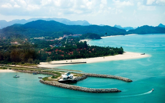 Đặt mua vé máy bay đi Malaysia tại quận 7