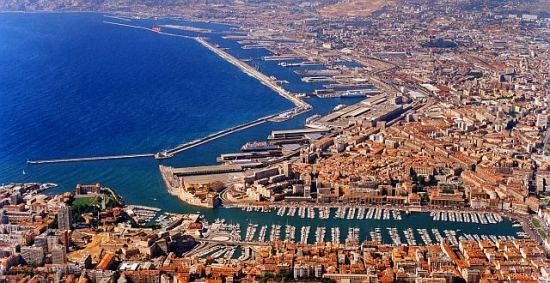 Vé máy bay đi Sân bay Marseille Provence thuộc tỉnh Bouches-du-Rhône của Pháp