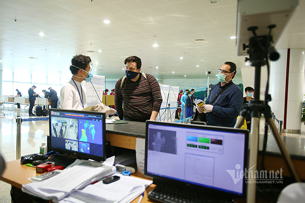 Công dân 80 nước được dùng visa điện tử bay vào Việt Nam từ 1/7