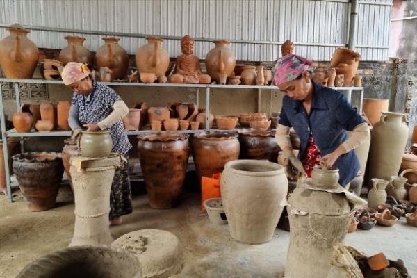 Làng gốm Bầu mang đến trải nghiệm văn hóa độc đáo