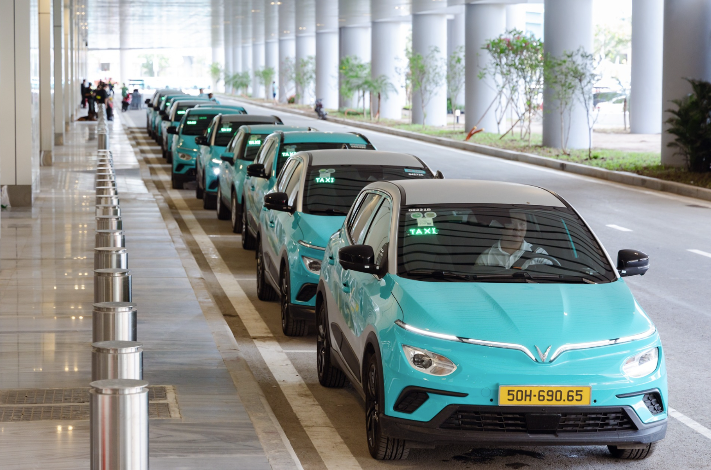 Đặt xe công nghệ tại sân bay sẽ tiết kiệm hơn so với đi xe taxi theo km