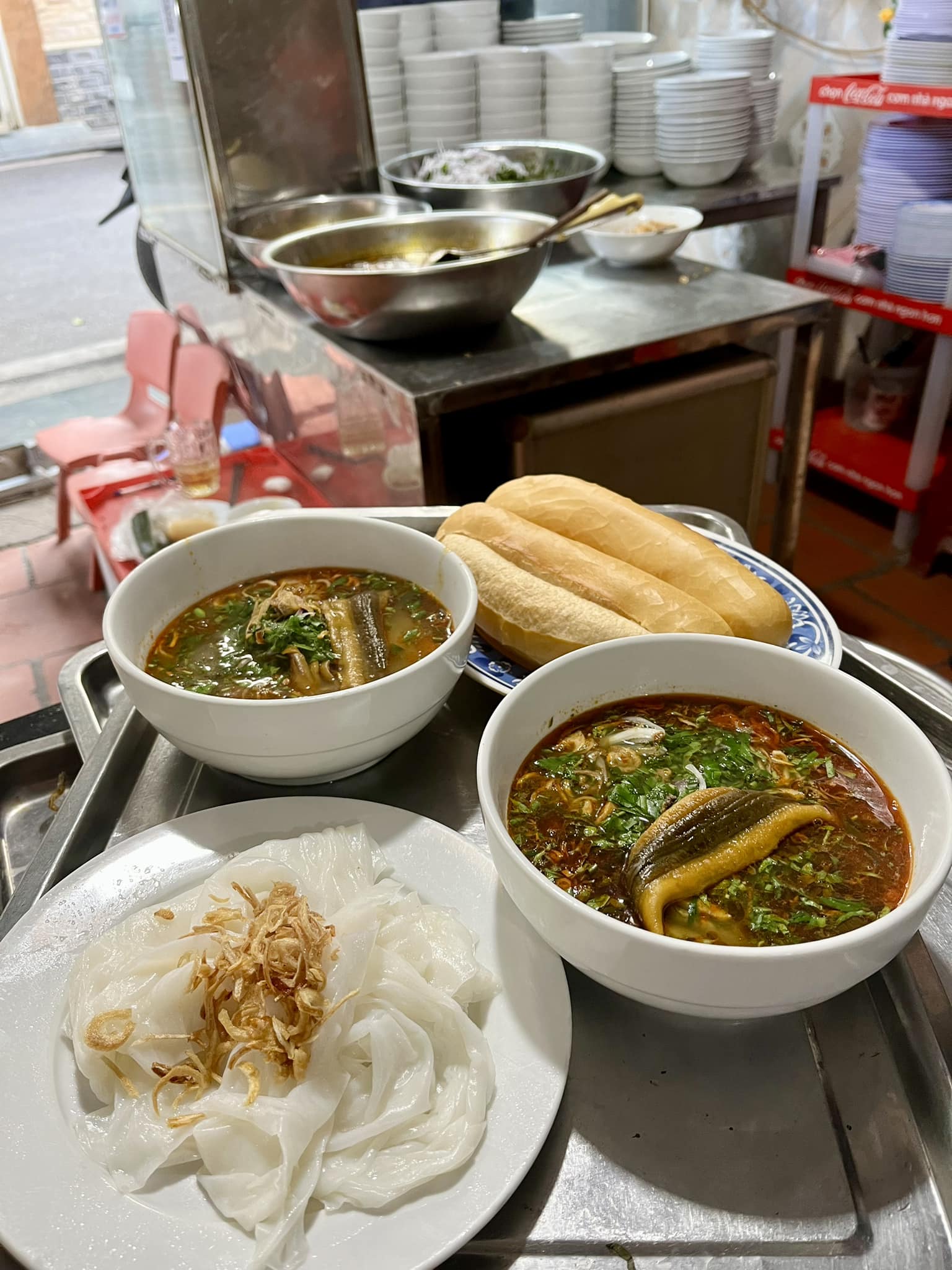 Thưởng thức súp lươn khi đến Vinh