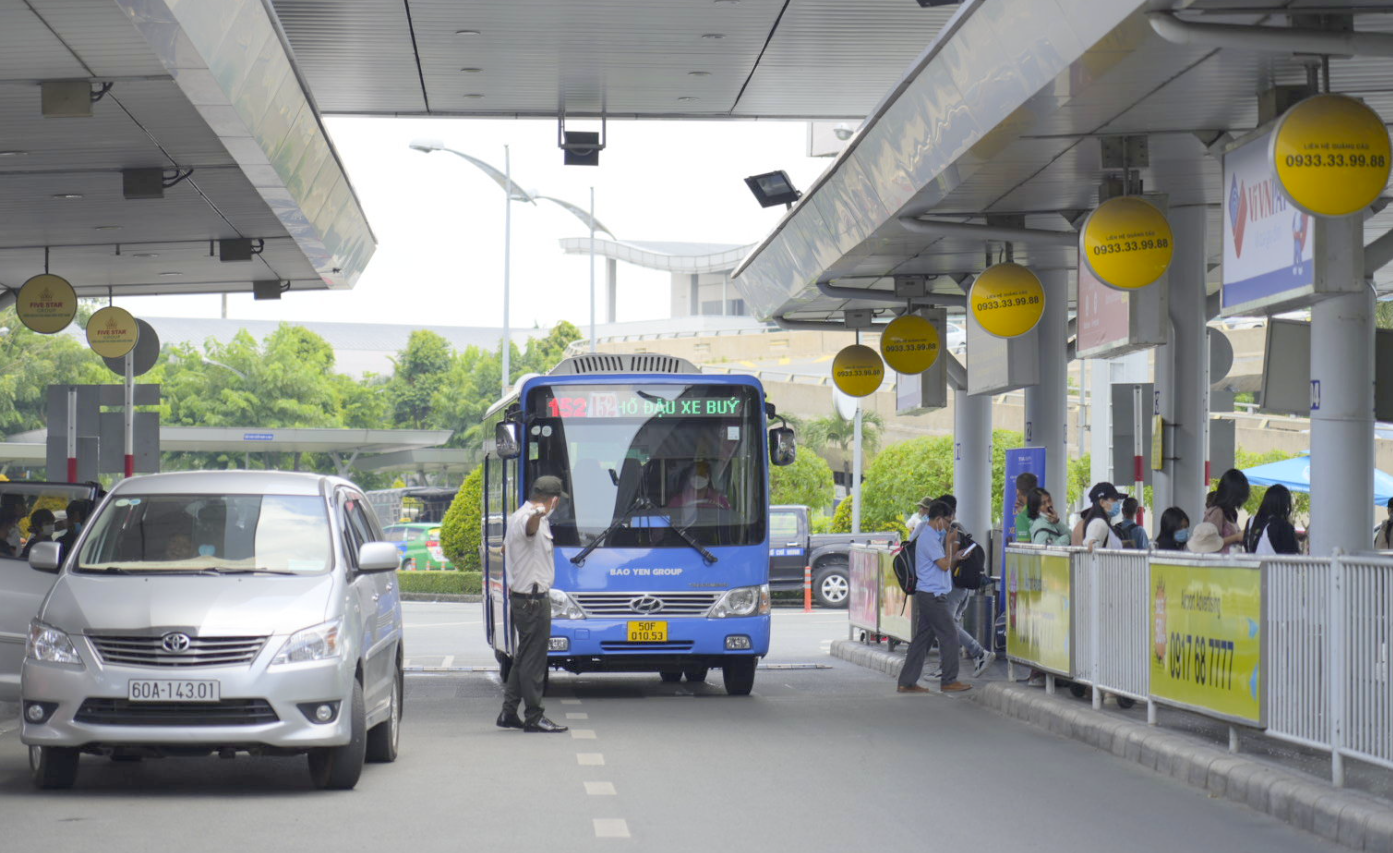Xe buýt đón tiễn khách Sân bay